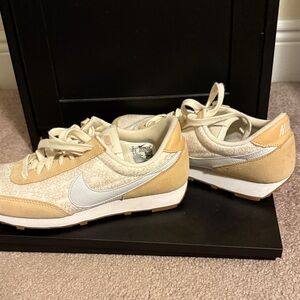 Nike Women's Beige and Cream Retro Runner Sneakers
